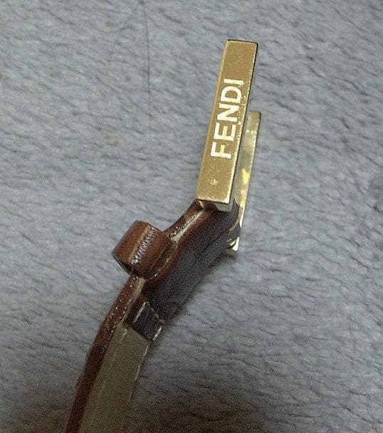【美品】FENDI アナログ時計 ゴールド 7000G　電池交換済