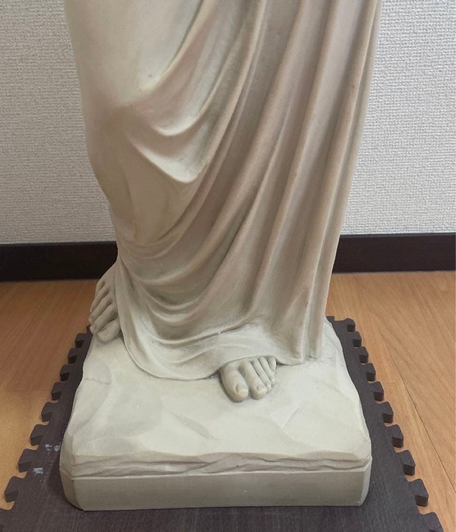 置物 水を汲む乙女 石膏像