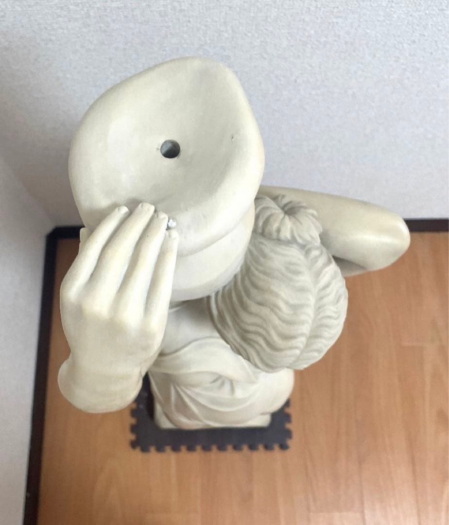 置物 水を汲む乙女 石膏像