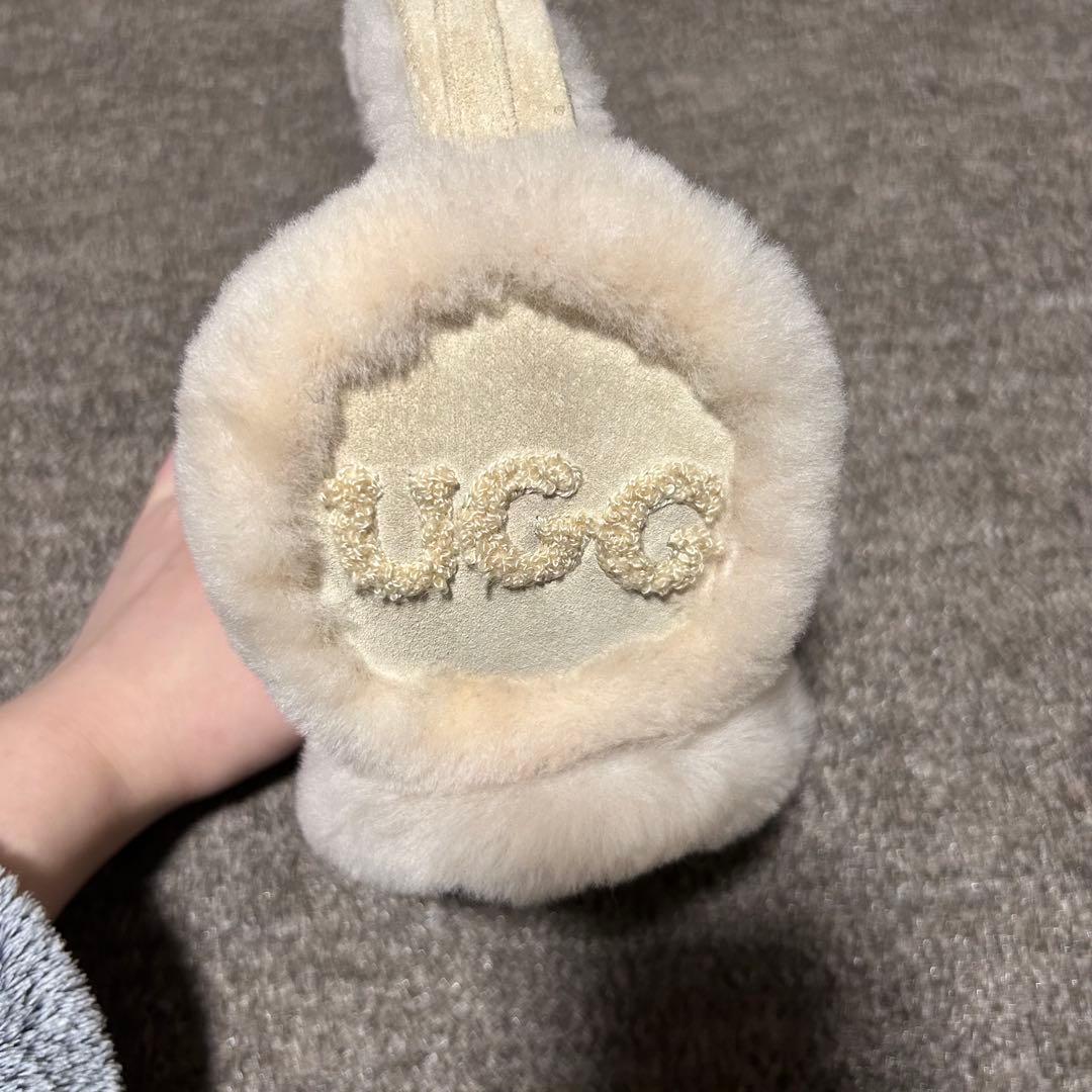 UGG クリーム色 耳あて・イヤーマフ