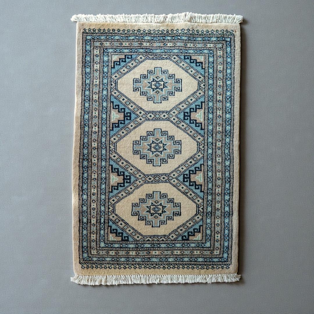 パキスタン絨毯 　トライバルラグ　ラホール産 93×65cm