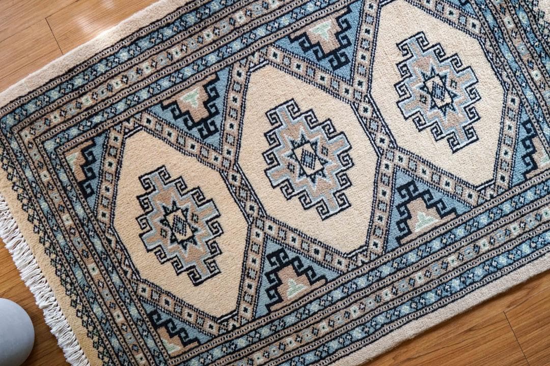 パキスタン絨毯 　トライバルラグ　ラホール産 93×65cm