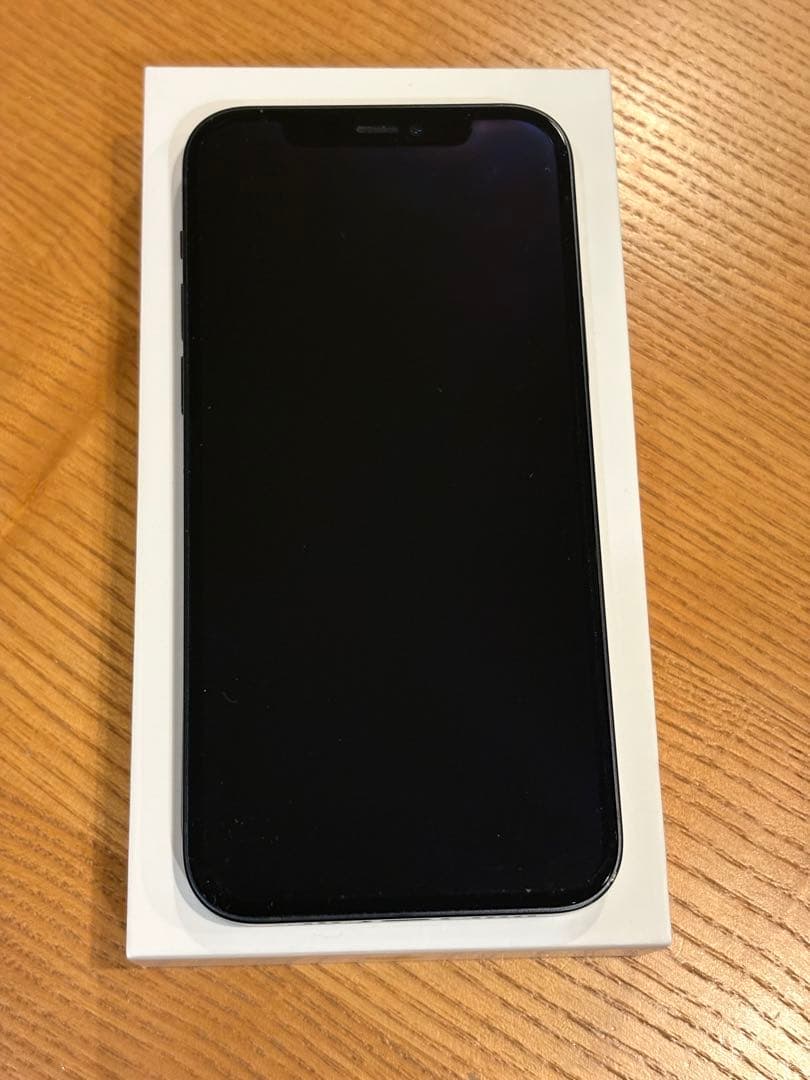 Apple iPhone 12ブラック 本体