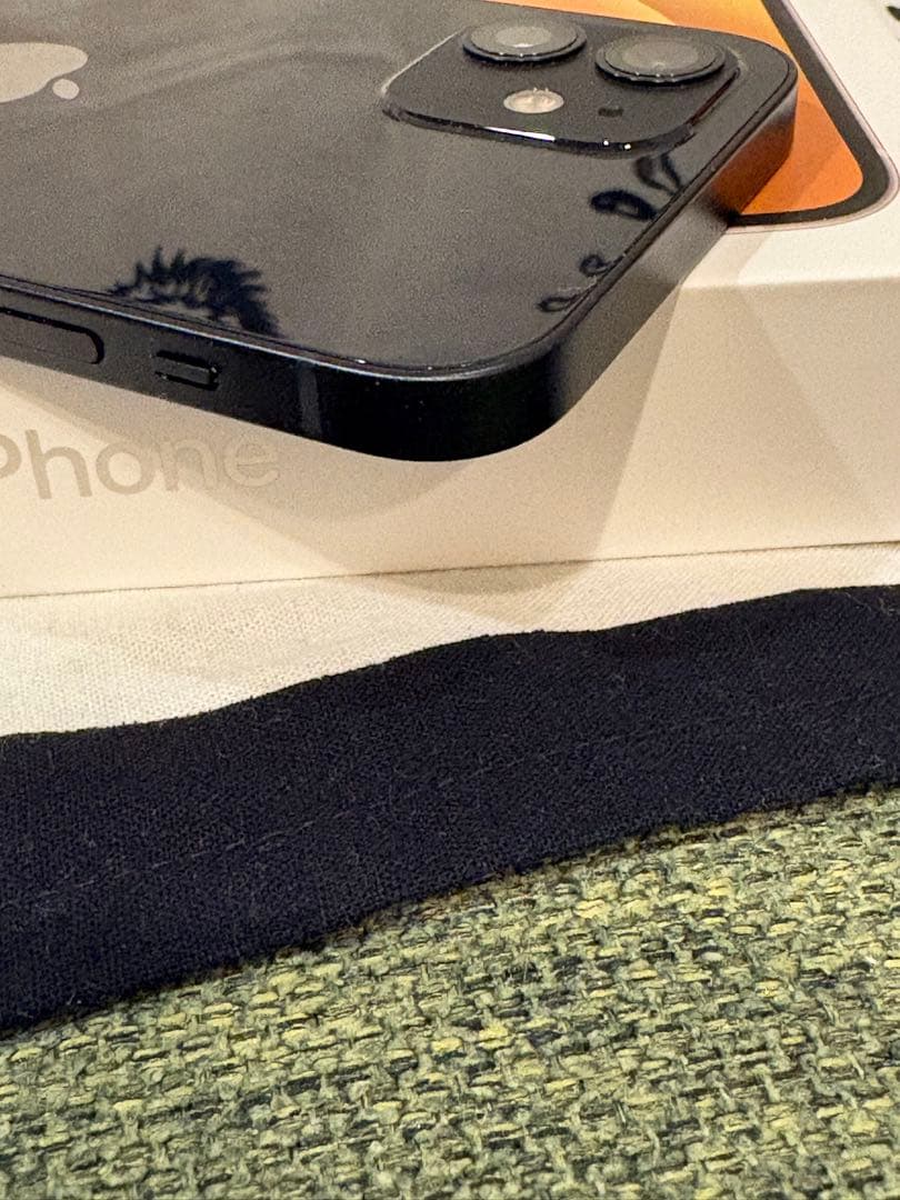 Apple iPhone 12ブラック 本体
