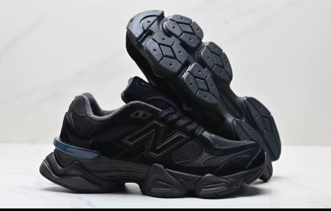 未使用 New Balance 9060 トリプルブラック U9060BPM