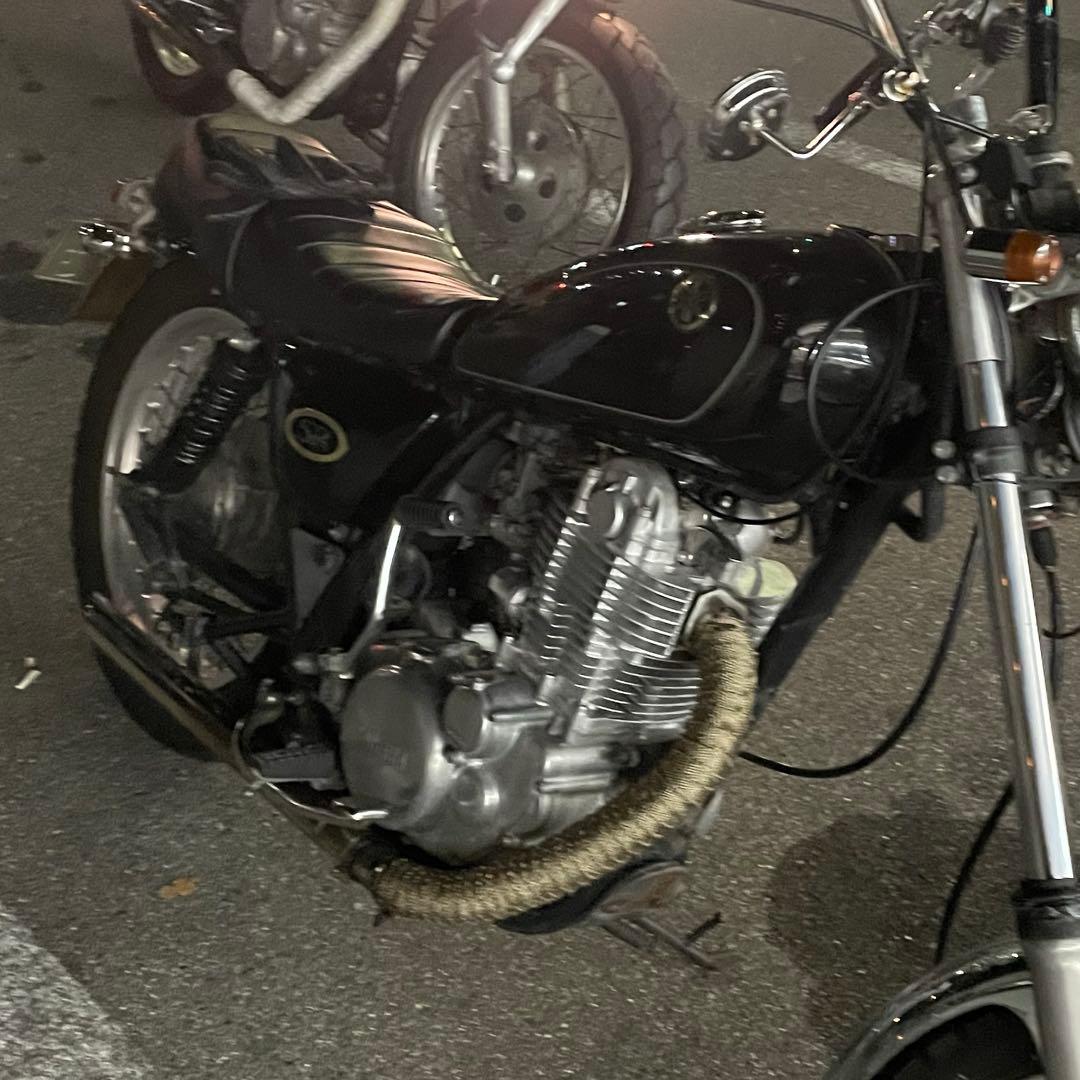 ✨美品✨SR400 【大人気】DAYTONA デイトナ タックロール シート