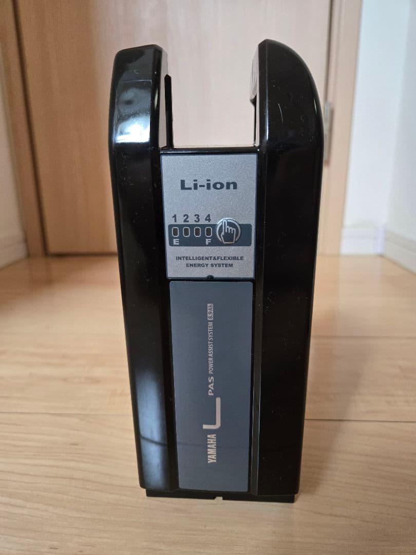 YAMAHA　電動自転車用バッテリー X83-8212A-23　8.4Ah