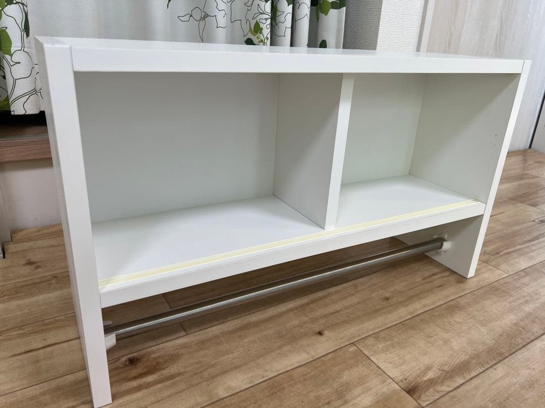 ホッチキスで壁面に取り付け可能なウォールシェルフ(ベルメゾン)