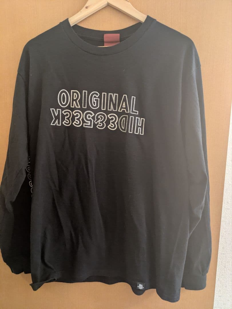 ブラック ロングスリーブ Tシャツ HIDE AND SEEK