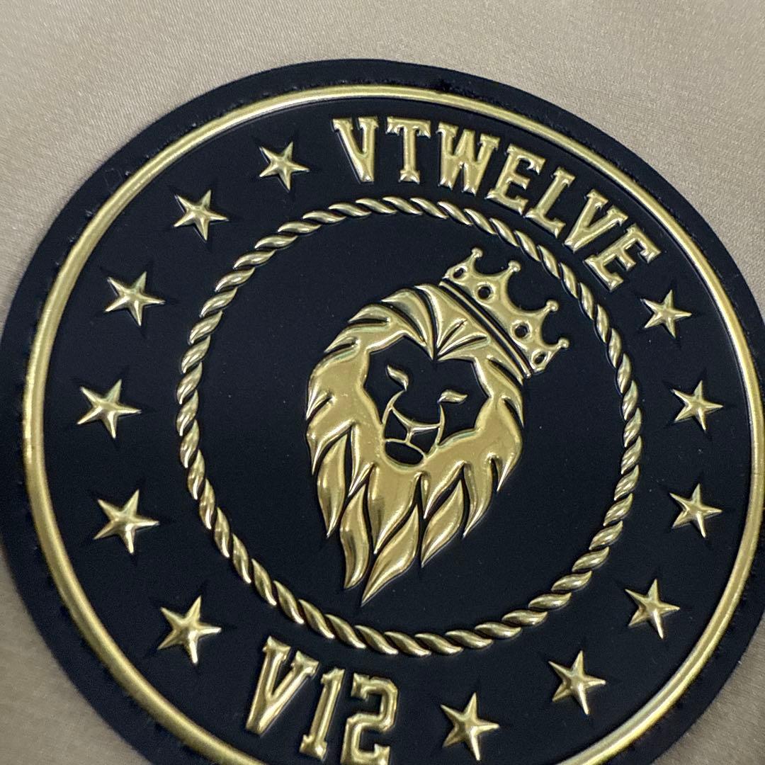 新品タグ付き未使用　V12 （V TWELVE） 上下セットアップ　サイズL