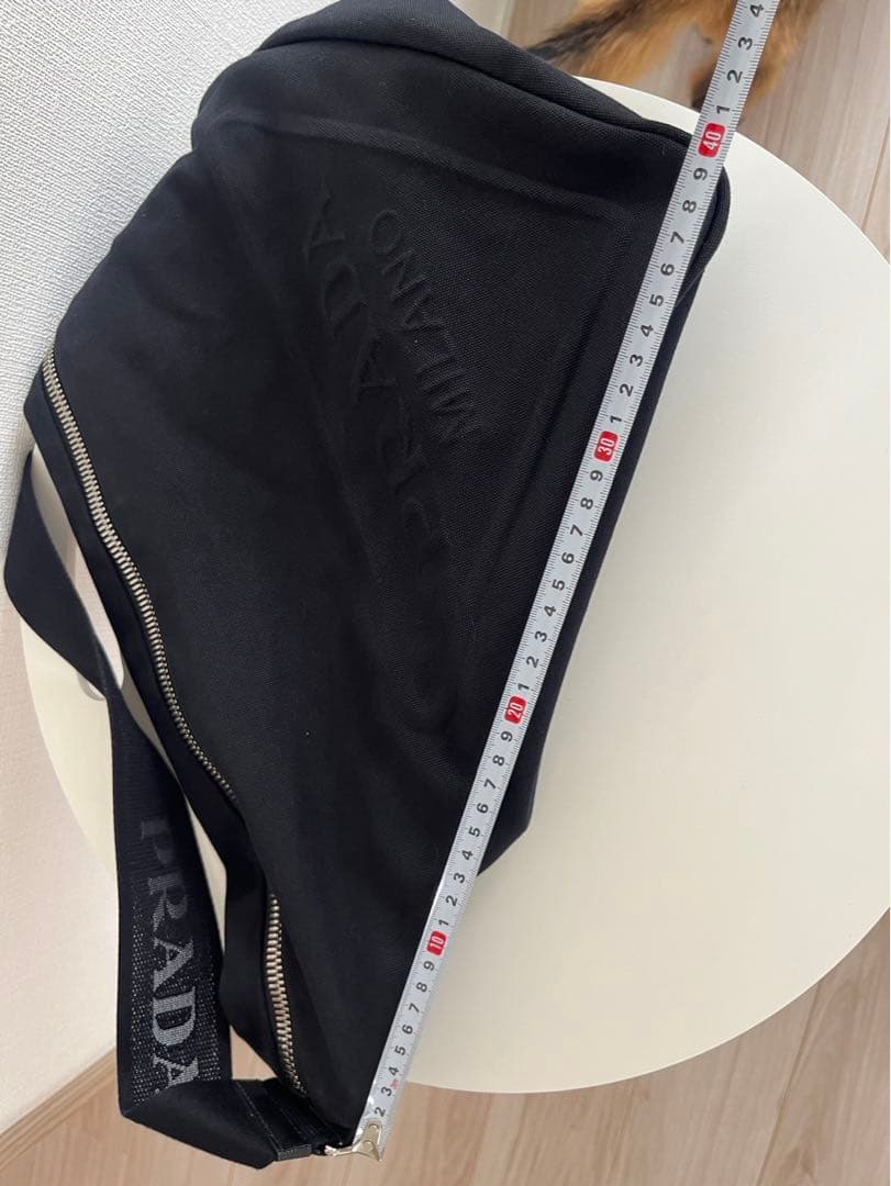【正規品】 Prada プラダ　エンポスロゴトライアングルショルダー黒キャンバス