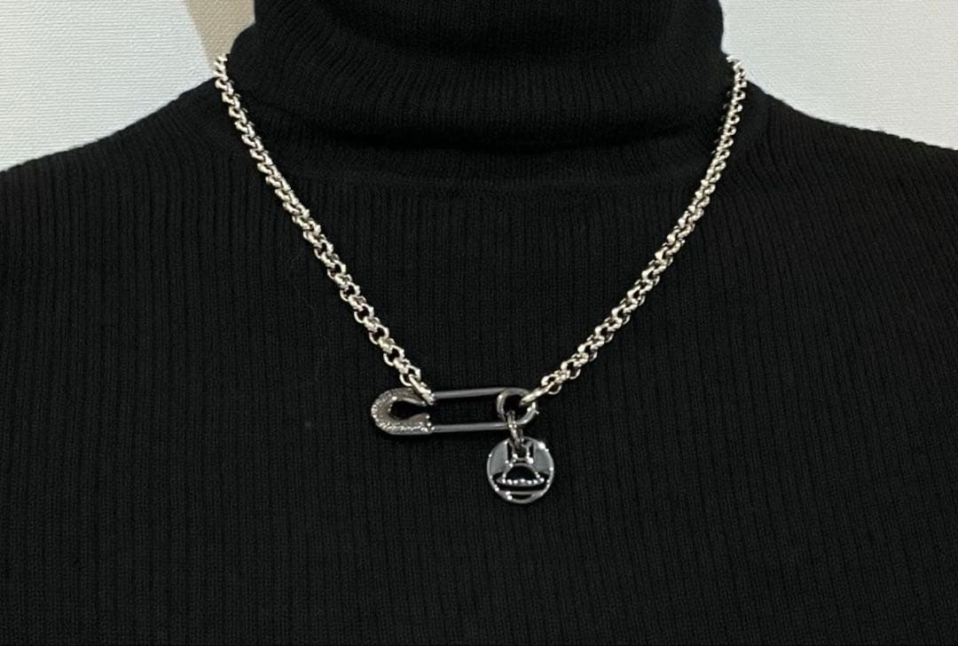 【しろこあら】Vivienne Westwood セーフティピンネックレス