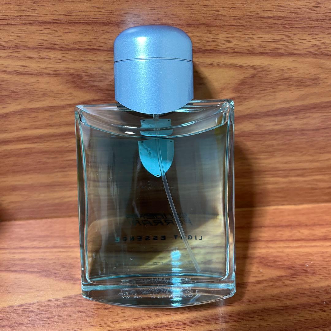 Ferrari Light Essence オードトワレ　125ml
