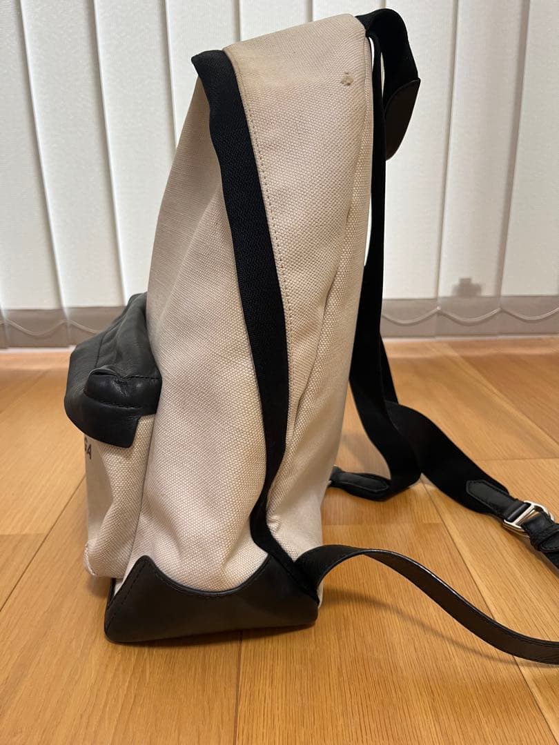 BALENCIAGA リュック・バックパック ベージュ・黒