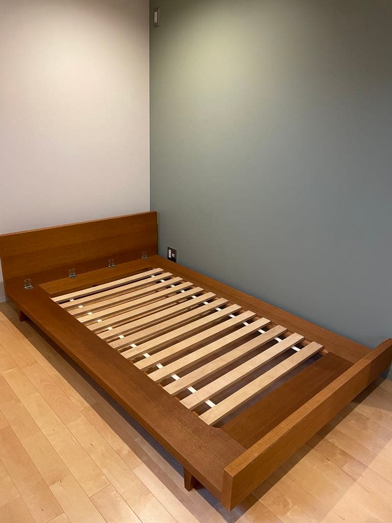 ☆値下げ交渉可★unicoウニコ 木製セミダブルベッドフレーム　used