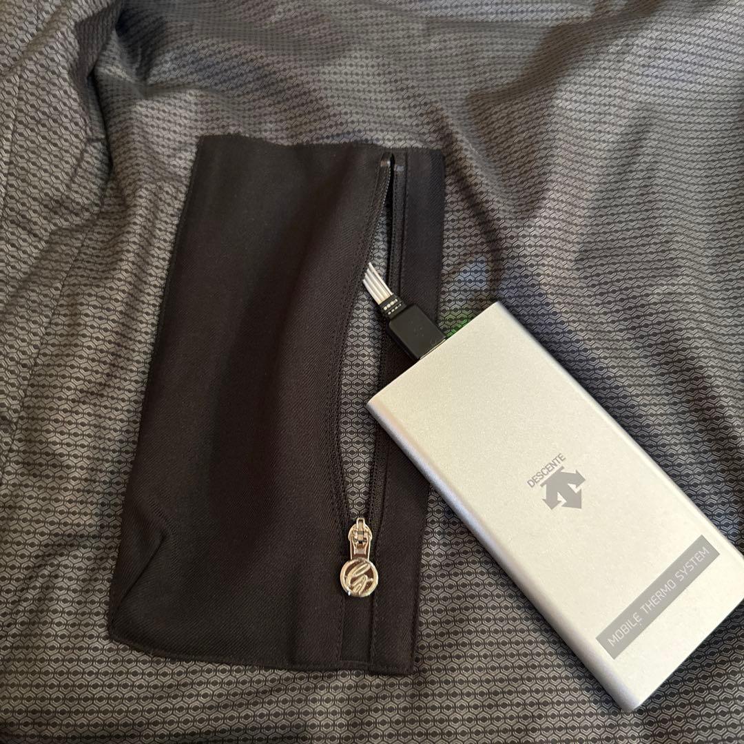 デサント　heat generating wear モバイルサーモ　ベスト
