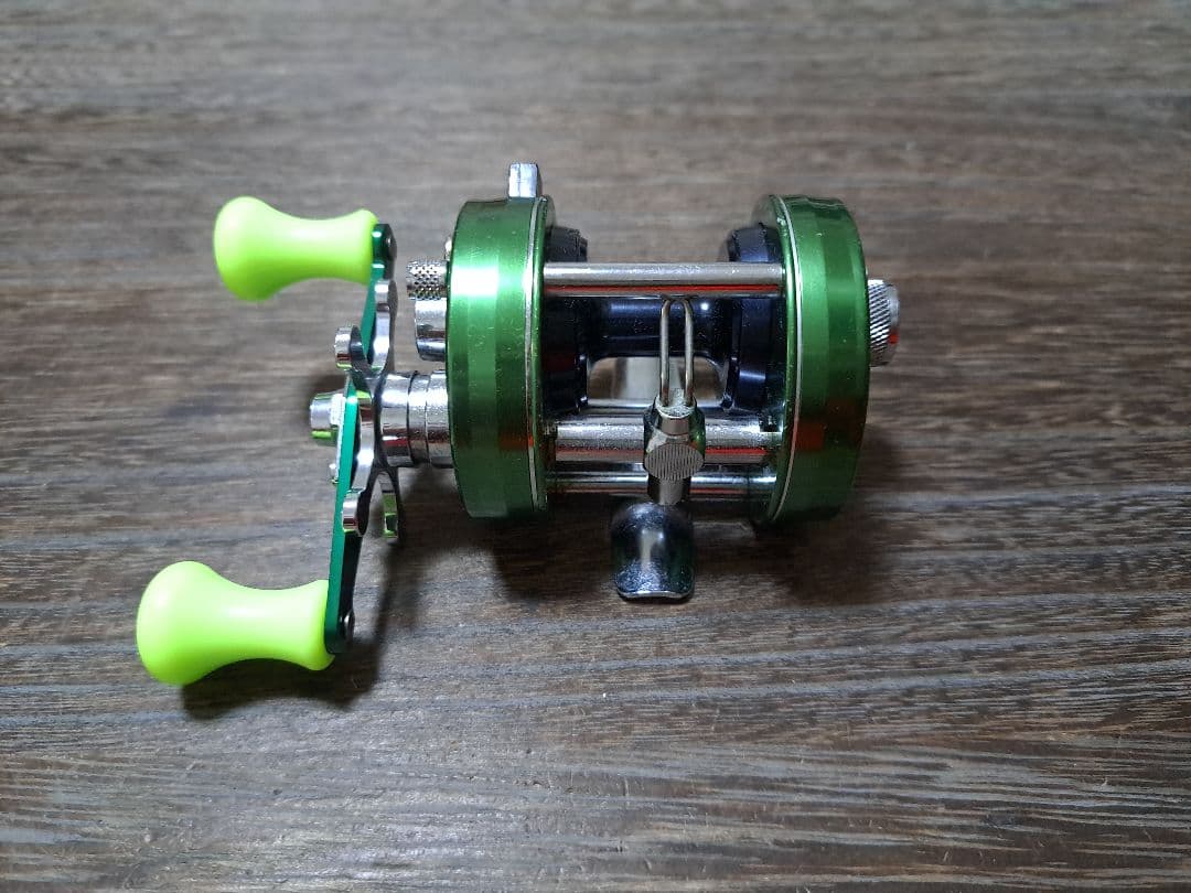 Abu ambassadeur 2500C　グリーン　サイモンシモムラ　ハンドル