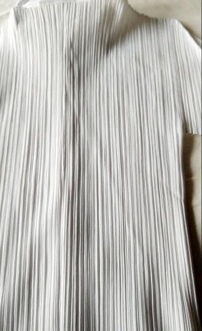 PLEATS PLEASE プリーツプリーズ　プリーツシャツ　半袖シャツ