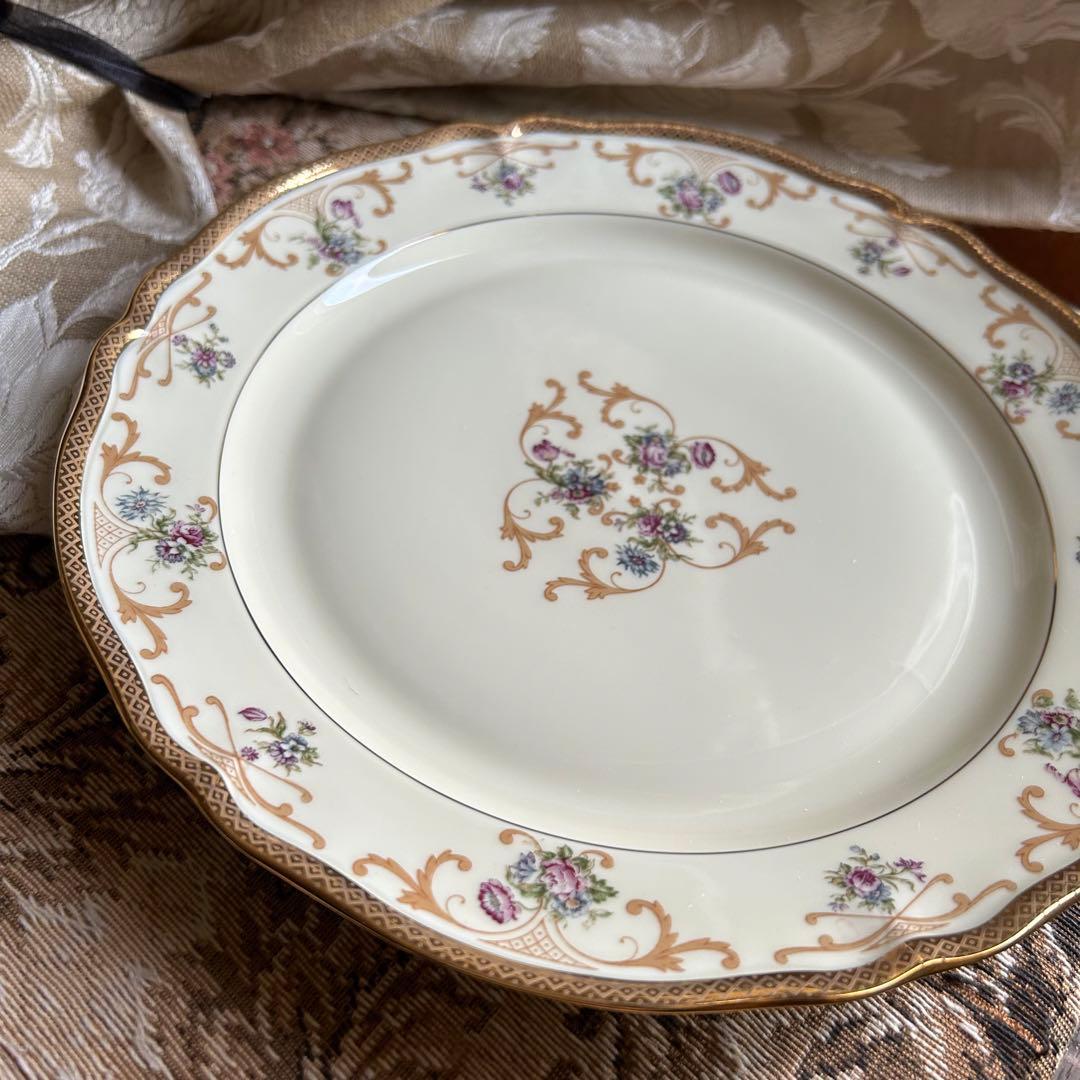 フランス製 Limoges ❁﻿fleur❁﻿美しいレリーフのディナープレート