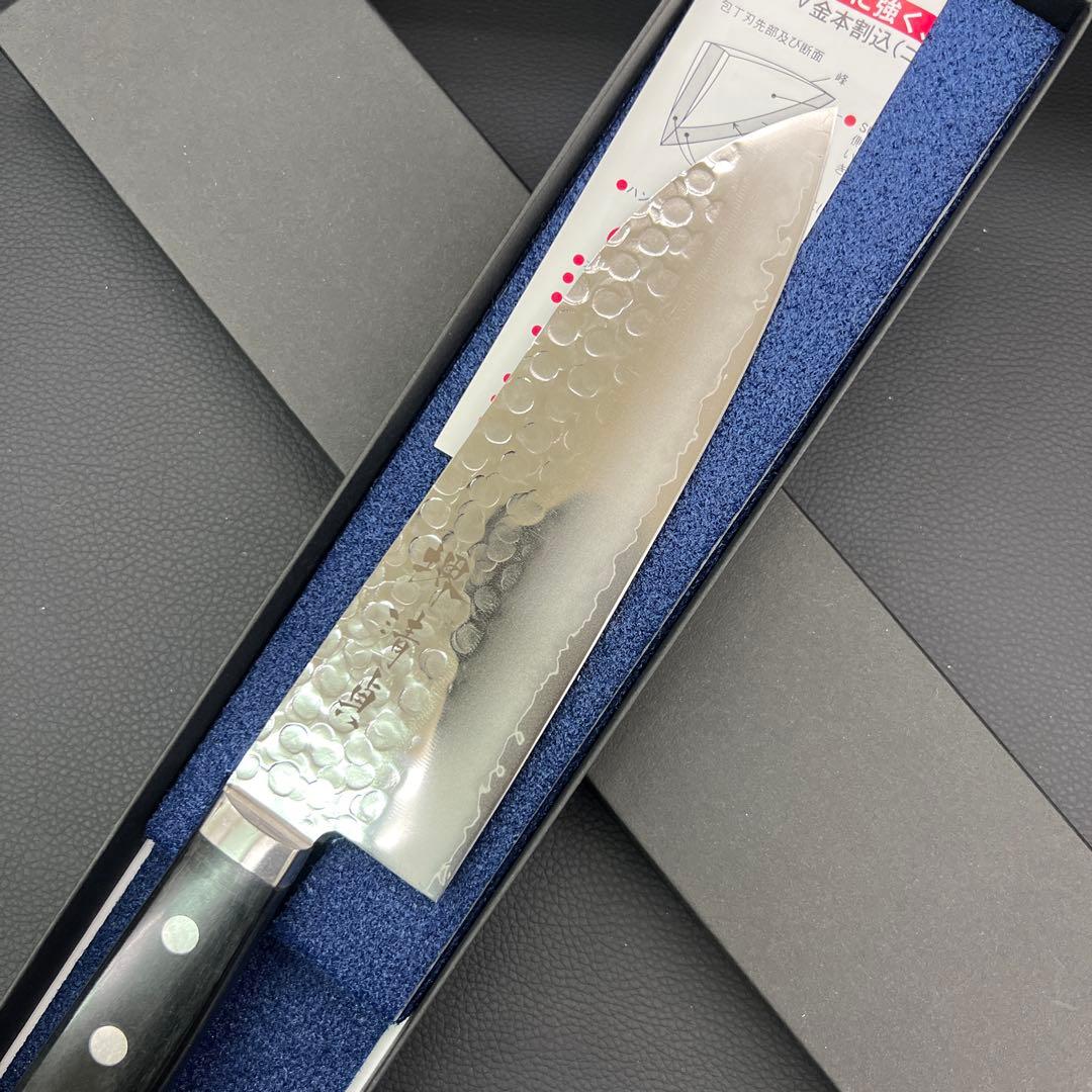 ★新品未使用送料込★鎚目鍛造ゴールド鋼本割込三徳包丁165mm口金付両刃化粧箱入