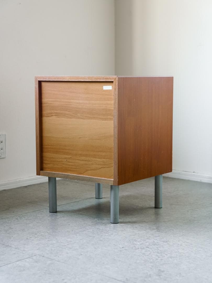 ヴィンテージ キャビネット/サイドテーブル 収納 ミッドセンチュリー