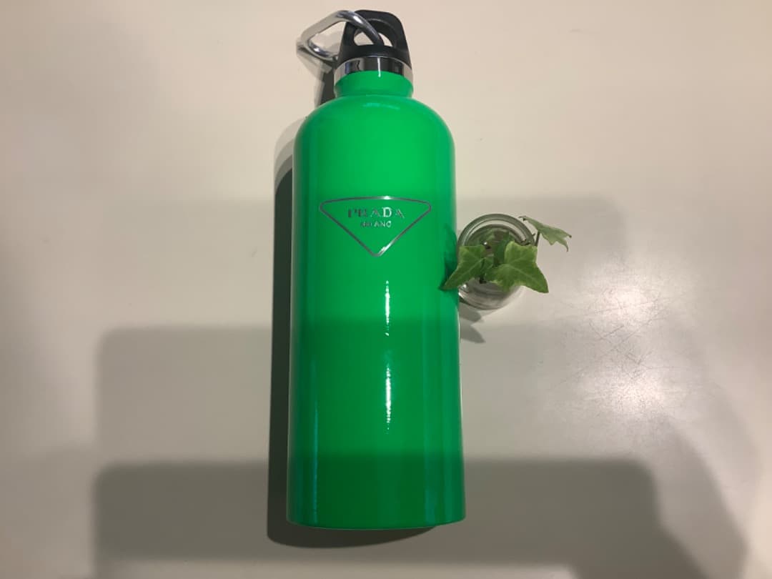 プラダ　ウォーター　ボトル