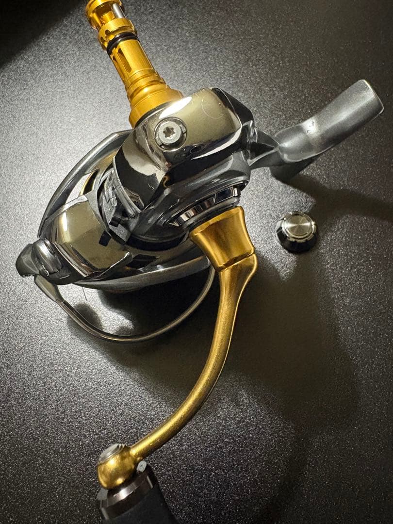 極美品 DAIWA フリームス 2500S-XH パワーハンドル仕様