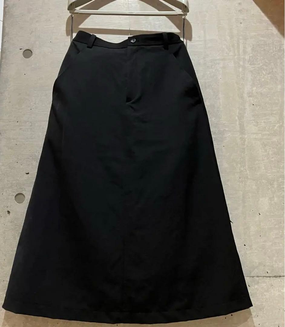 コムデギャルソン　Aライン　台形　 裏バルーンシェードスカート　形が綺麗です　黒