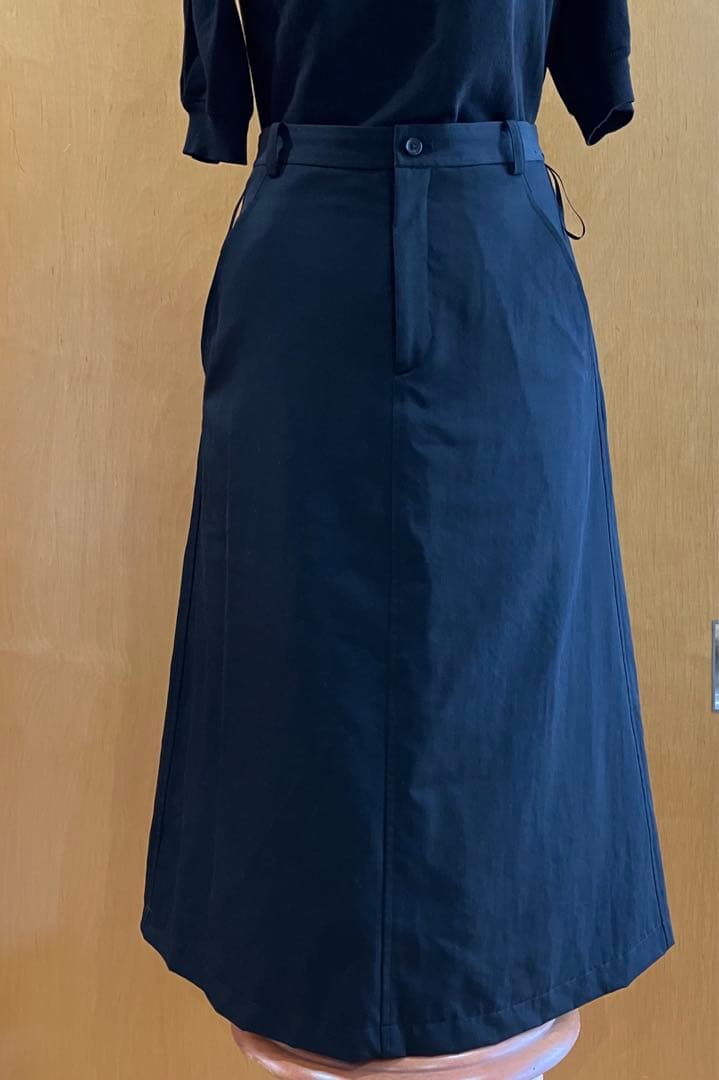 コムデギャルソン　Aライン　台形　 裏バルーンシェードスカート　形が綺麗です　黒