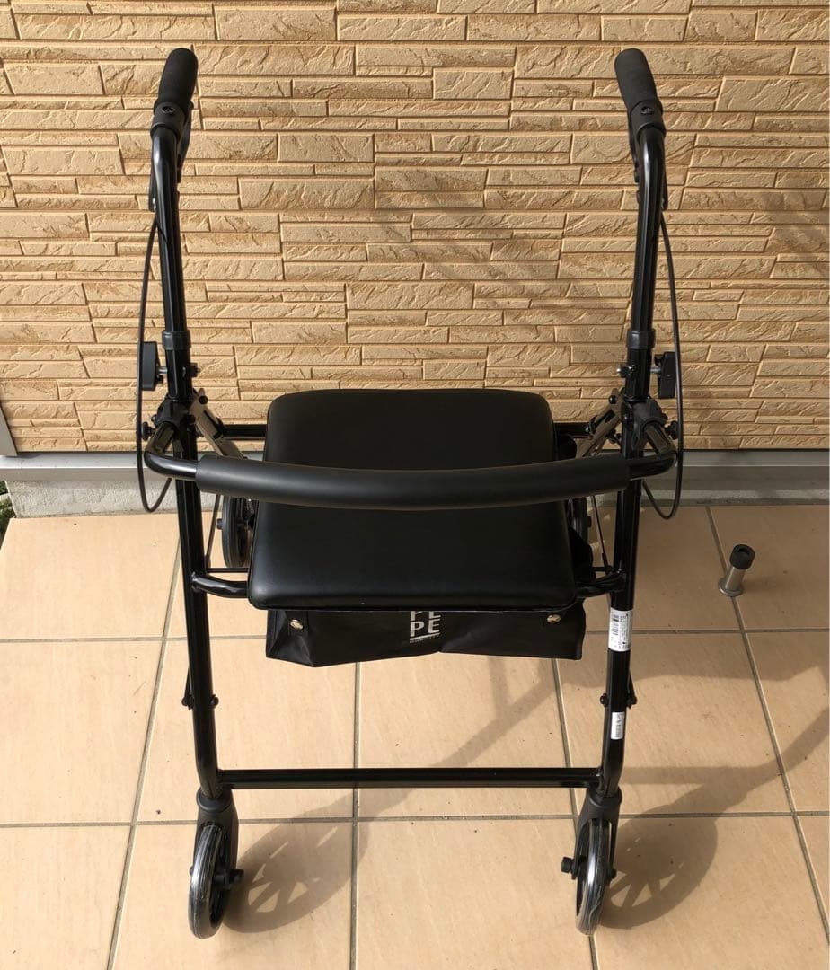 PEPE シルバーカー 歩行器 美品 未使用？