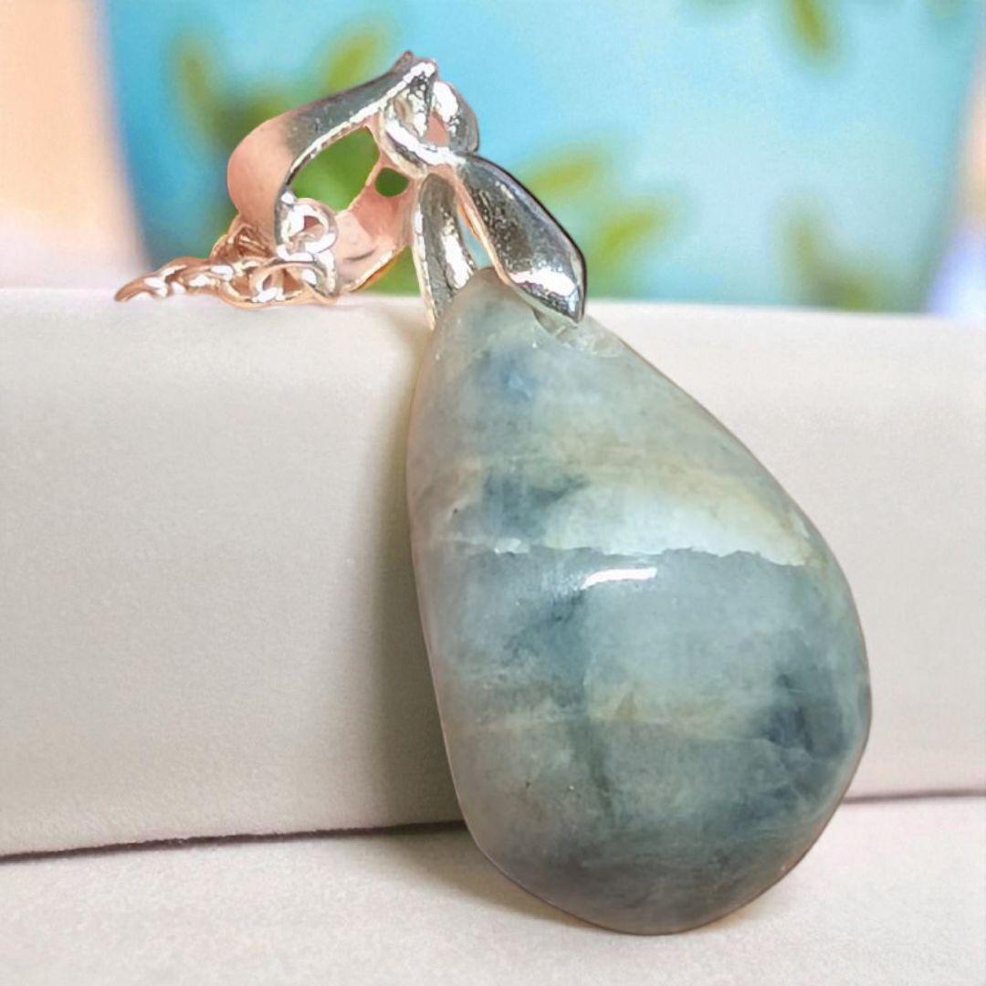 コン沢　ネックレス　糸魚川　青翡翠　ヒスイ 透過良好