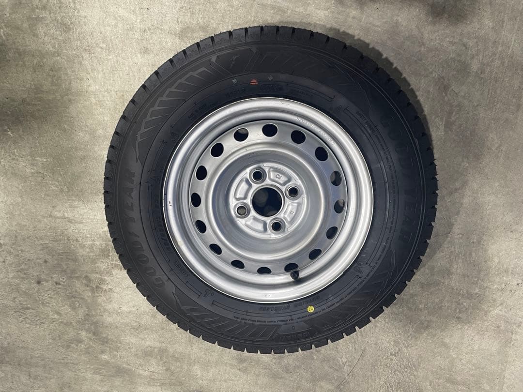 ICE NAVI 8 165/80R13 スタッドレスタイヤ・ホイール4本セット