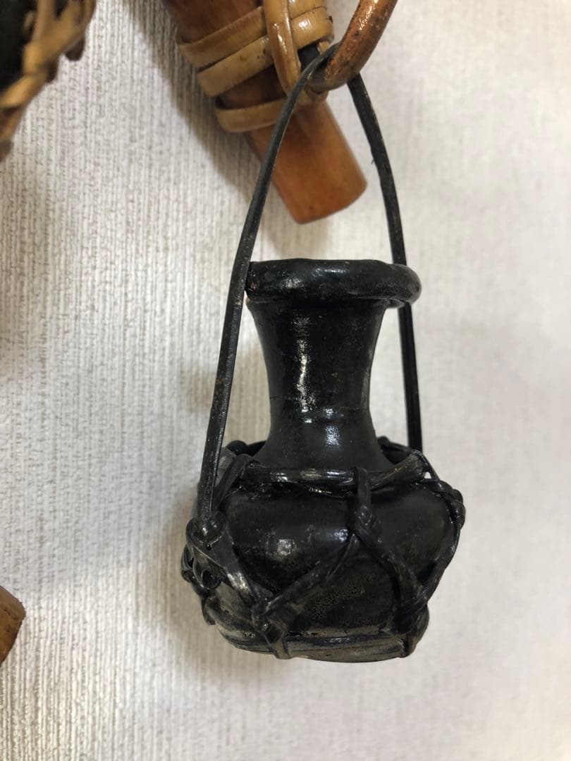 グアム　小さい花瓶の掛け物　一輪挿し