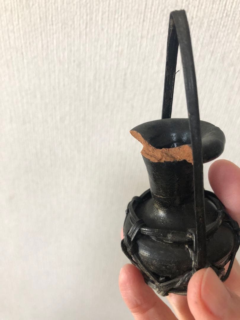 グアム　小さい花瓶の掛け物　一輪挿し