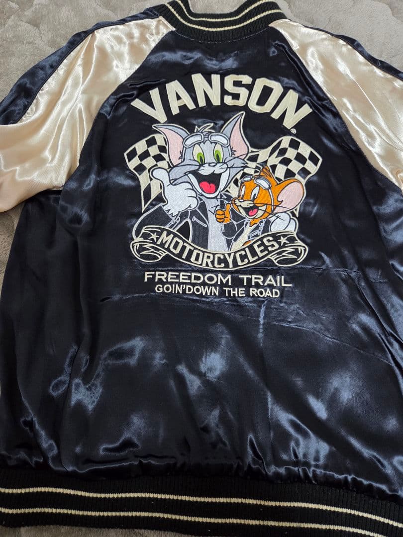 エヴィVANSON トムとジェリー スカジャン