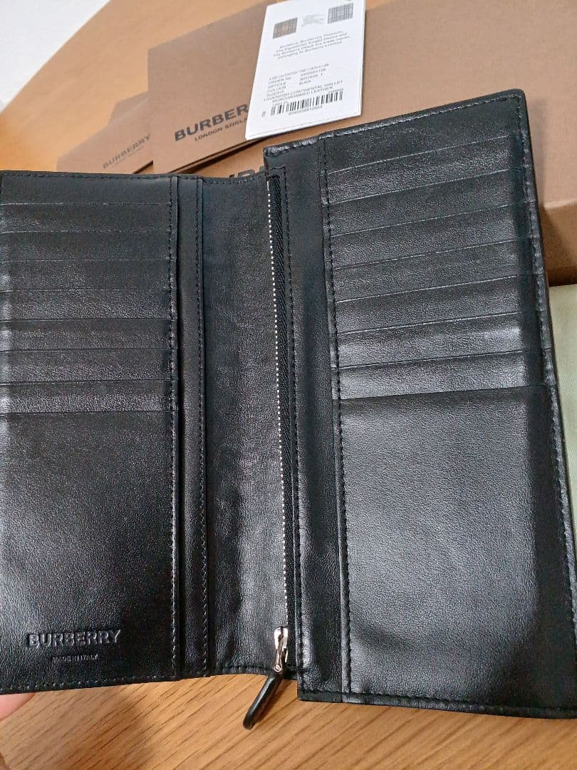未使用に近い　BURBERRY財布　正規品　イタリア製