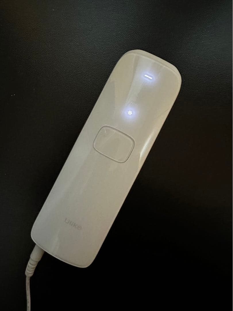 Ulike 脱毛器 本体 充実の付属品付き