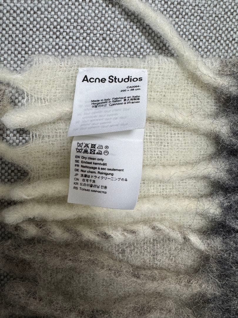 Acne Studios グレー系チェックマフラー