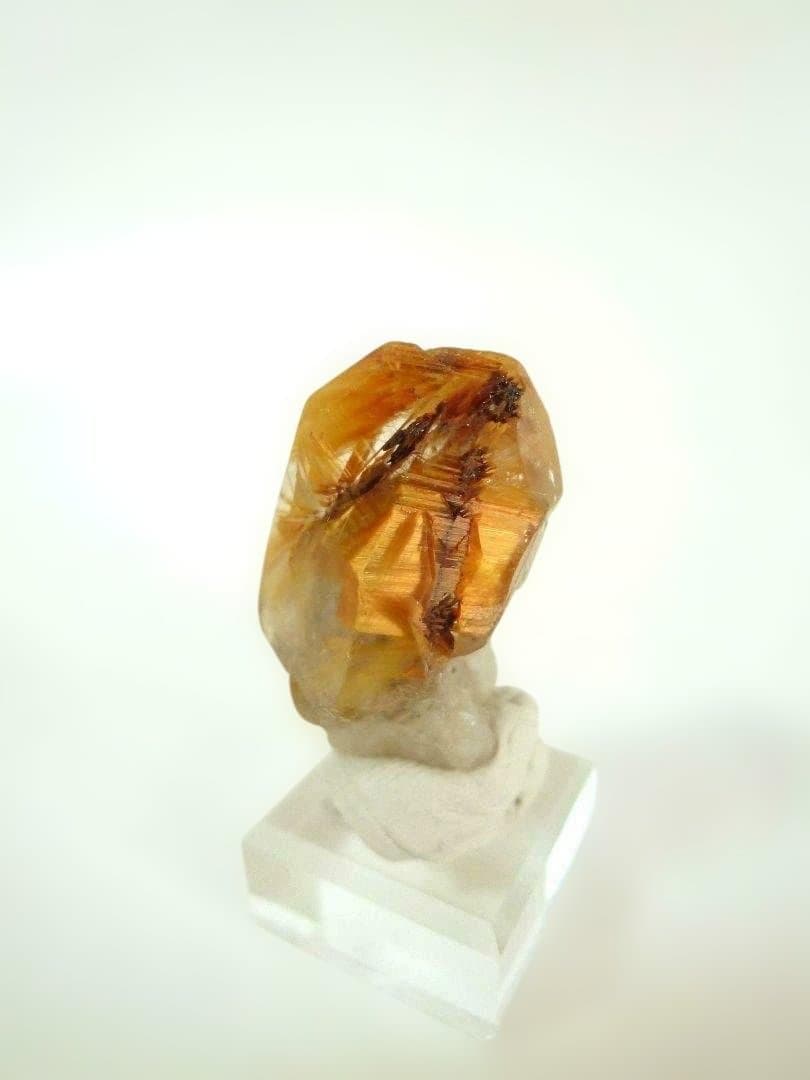 ブラジル産 タイチン ルチル 放射 ルチル クォーツ 水晶 鉱物標本