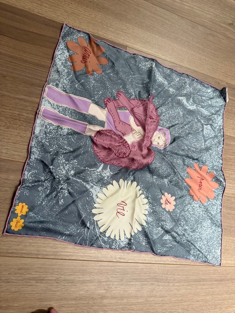 エルメス 女性イラスト 花柄 スカーフ