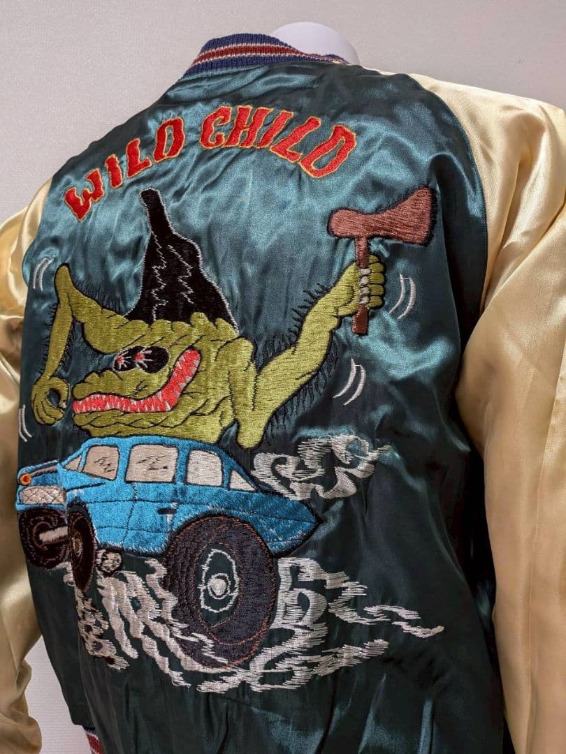 黒のドラゴン刺繍スカジャン JAPAN