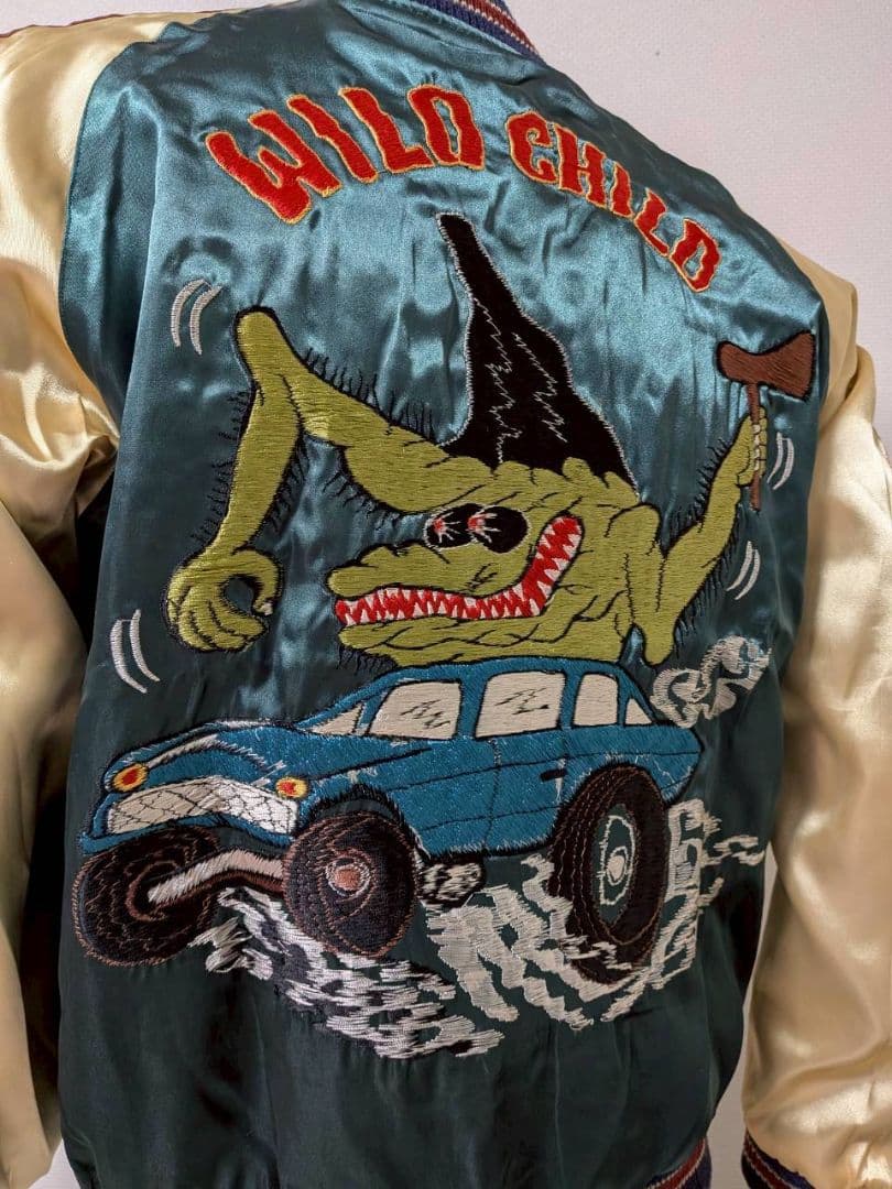 黒のドラゴン刺繍スカジャン JAPAN