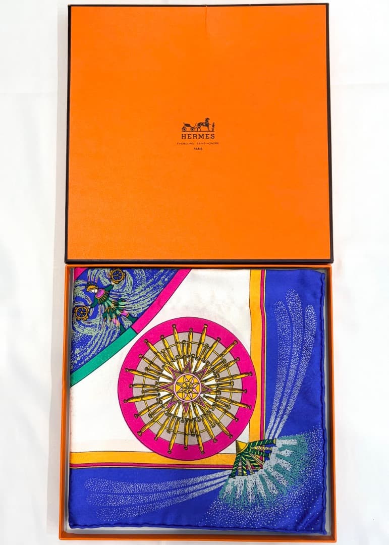 美品　HERMES スカーフ　カレ90 技巧の火Feux d'Artifice
