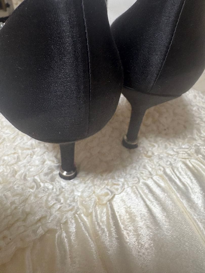 MANOLO BLAHNIK ブラックパンプス 37.5　ハンギシ