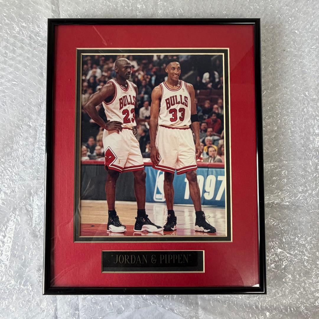 マイケル・ジョーダンとスコッティ・ピッペンのフレーム入り写真