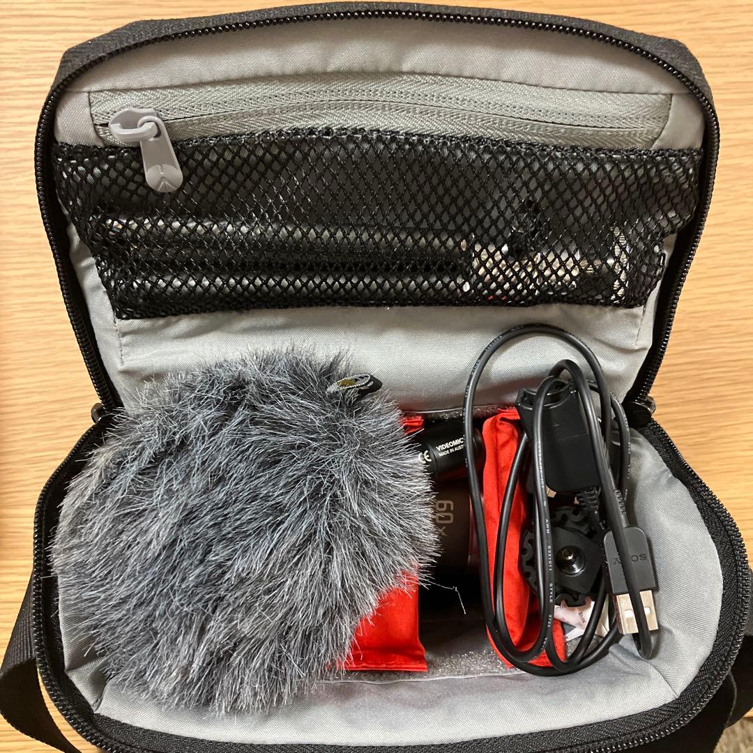 SONY HDR-CX680（マイク、卓上三脚、ケース付き）