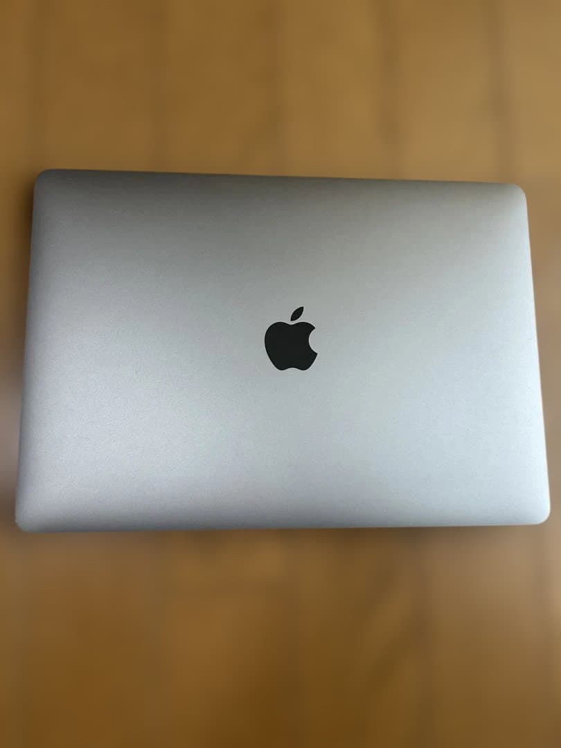 Apple MacBook シルバー　13インチ　2020年モデル