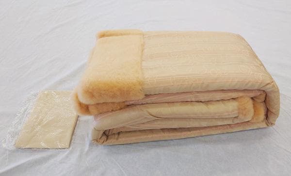 日本製 ムートンブランケット ベビーラム掛け布団 シングル新品未使用 羊毛掛け