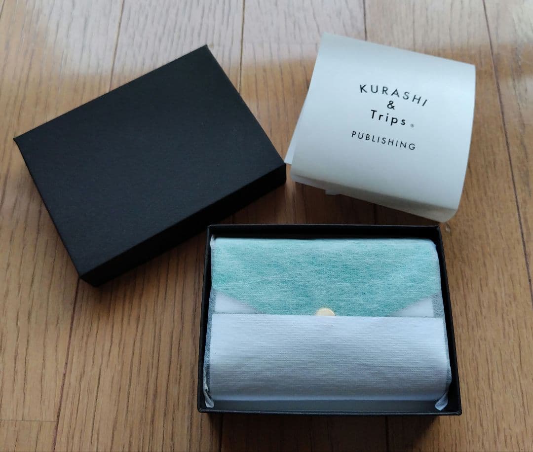 北欧暮らしの道具店　「小さく見えて収納上手」手のひらサイズの本革財布