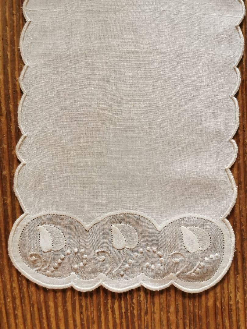 アンティーク カクテルナプキン マディラ/マーガブ刺繍 葉と花のショートクロス